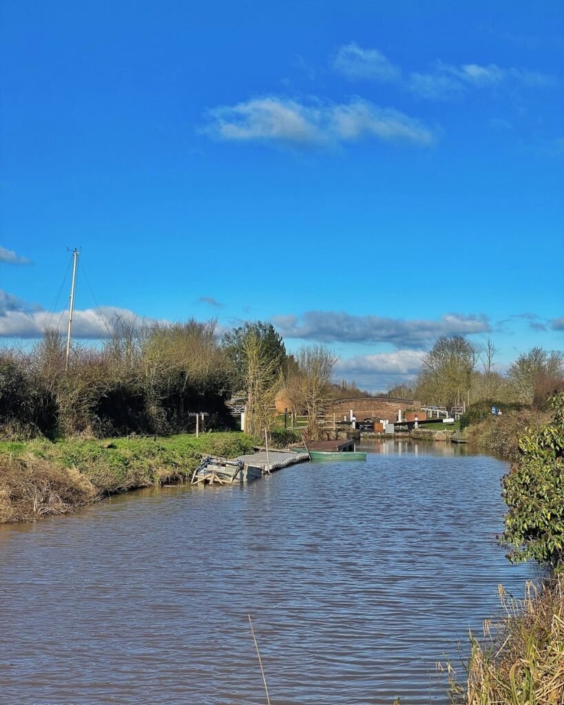 Bridgwater and Taunton Canal - pram-friendly path 