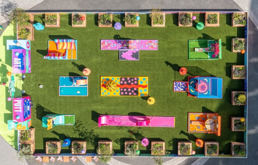 Mini golf, Clarks Village